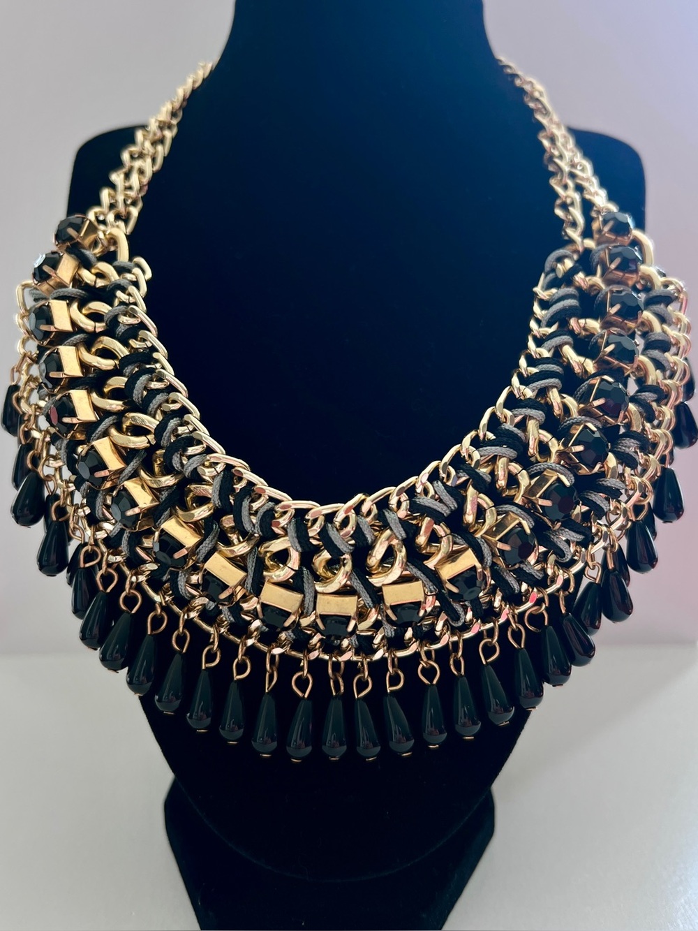 Retro Gold Tone Woven Chain & Black Rhinestone Statement Chunky Bib Necklace